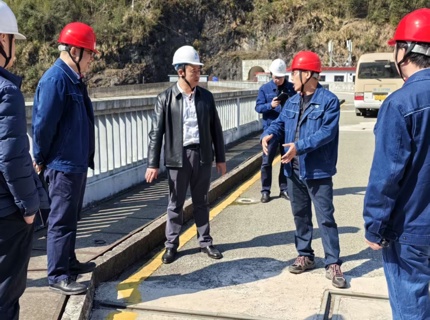 公司領(lǐng)導(dǎo)帶隊到公司所屬水庫開展防汛備汛檢查